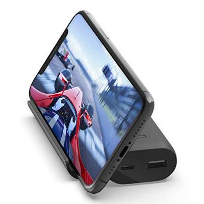 Belkin Boost Charge Gaming Powerbank mit Ständer (portables 5K-Ladegerät mit Smartphone-Ständer, USB-A- und USB-C-Ausgang zum Schnellladen, Schwarz) von Belkin