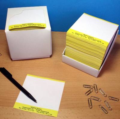 Notizen mit Ihrem Wunschtext, 1000 Stück, ca. 10 x 10 cm, in praktischer Zettelbox von Geschenke mit Namen