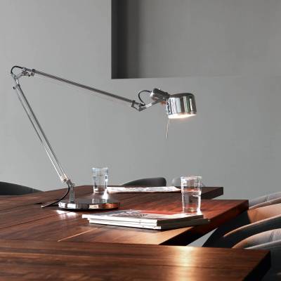 serien.lighting Job Table LED-Tischleuchte mit Fuß von Serien Lighting