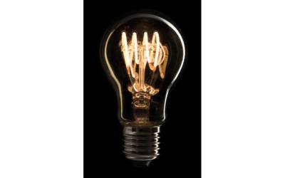 Showtec LED Filament Bulb E27 4W, Dimmable, Gold glass cover von Showtec