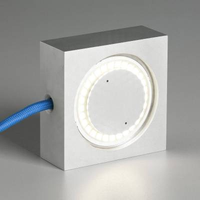 TECNOLUMEN Square LED-Tischleuchte blaue Zuleitung von TECNOLUMEN