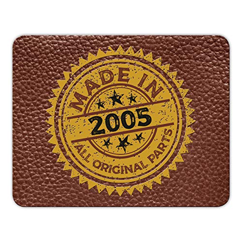 Addies Mousepad „MADE IN 2005“ Leder-Optik - schönes Mauspad in feiner Cellophan Geschenk-Verpackung mit Kautschuk Untermaterial, 24x19cm Addies Mousepad „MADE IN 2005“ Leder-Optik - schönes Mauspad in feiner Cellophan Geschenk-Verpackung mit Kautschuk Untermaterial, 24x19cm von ADDIES