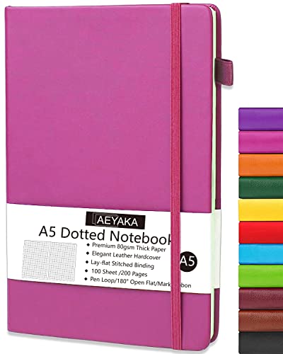 AEYAKA Dotted notizbuch A5 Journal Notizbuch A5 Dotted Tagebuch Hardcover und Elastischem Verschlusst Stifthalter PU-Lederhülle Thick 80gsm Paper, 15 x 21 cm (Dotted, Beere) von AEYAKA