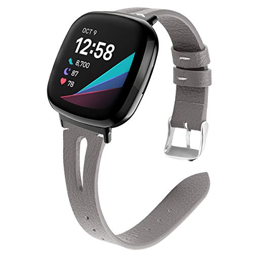 AISPORTS Kompatibel mit Fitbit Versa 4 Armband/Fitbit Sense 2 Armband Leder für Damen Herren, Weiches Dünnes Hohles Atmungsaktives Leder Armband Metallschnalle Ersatzriemen für Fitbit Versa 4/Sense 2 von AISPORTS