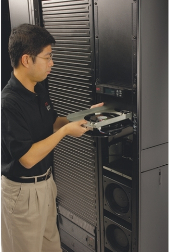 APC Schneider Electric Critical Power & Cooling Services Cooling On-Site Warranty Extension Service - Serviceerweiterung - Arbeitszeit und Ersatzteile - 1 Jahr - Vor-Ort - Geschäftszeiten - Reaktionszeit: am nächsten Arbeitstag - für P/N: ACRC100, ACRC101, ACRC103, ACRC301H, ACRC301S, ACRC301SX797 (WOE1YR-AX-26) von APC