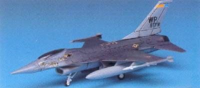 F-16 Fighting Falcon von Academy Plastic Model