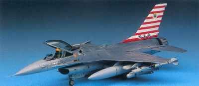 F-16A/C von Academy Plastic Model