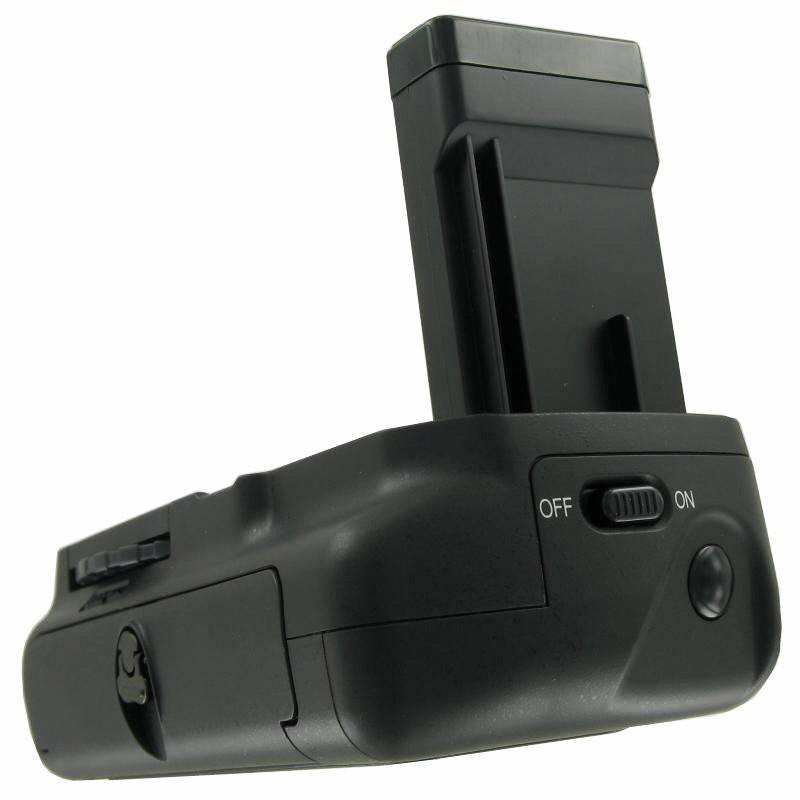 Batteriegriff passend für die Nikon D3100, D3200, Betrieb mit 2 EN-EL14 Akkus von AccuCell