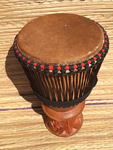 Afrikanische Bougarabou-Trommel, Kuhfell mit Haar, inkl. 3 Instrumenten von African Musical Instruments