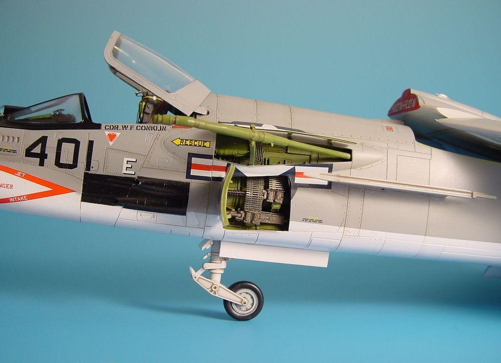 F-8 Crusader - Gun bay von Aires