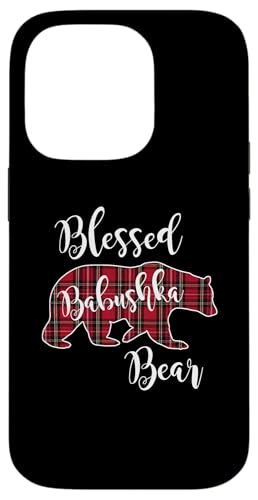 Gesegneter Babuschka-Bär, rotes Schottenkaro, lustiges Geschenk für Oma Hülle für iPhone 14 Pro von All in the Bear Family