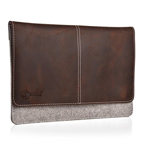ALMWILD Tasche für Apple iPad 11, iPad 10.5, iPad 10.2, iPad 9.7 Zoll Hülle. Aus echtem Rinds- Leder & 100% Woll- Filz.Case in Hell- Grau mit magnetischer Umschlagklappe in Leder Braun von Almwild