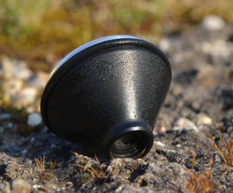 Duschkopf-Glocke schwarz mit 1/2 Zoll Innengewinde (meist USA) - Halter für Wirbel-Resonanzplatte von Aquadea