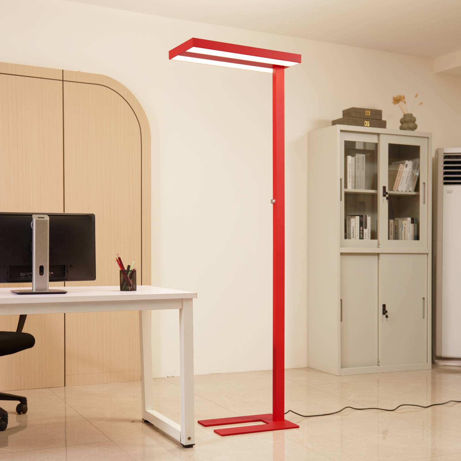 Arcchio LED-Stehlampe Logan Basic, rot, 6.000 lm, dimmbar Arcchio LED-Stehlampe Logan Basic, rot, 6.000 lm, dimmbar von Arcchio