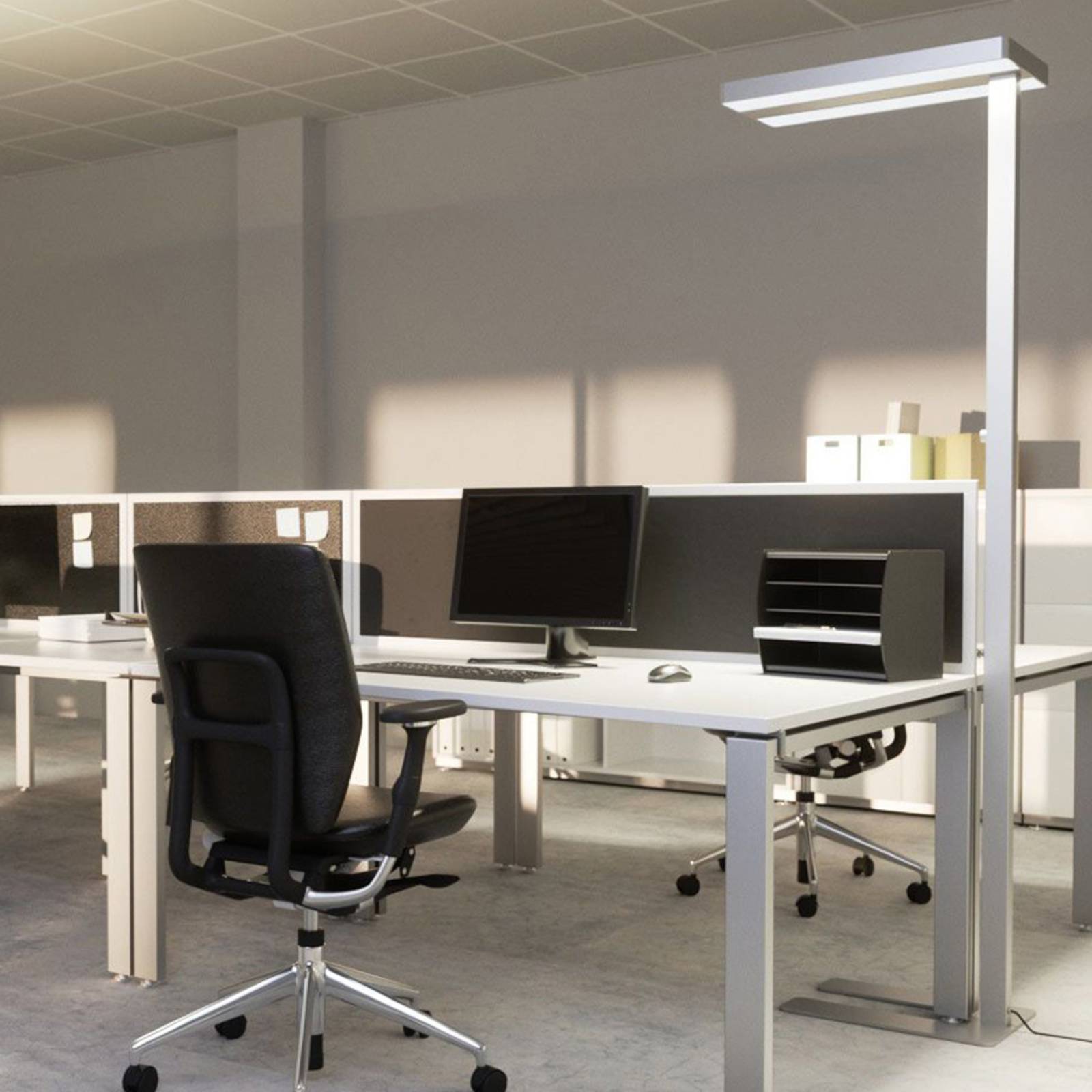 Arcchio LED-Stehleuchte Logan Neo, silber, 8.000 lm, dimmbar Arcchio LED-Stehleuchte Logan Neo, silber, 8.000 lm, dimmbar von Arcchio