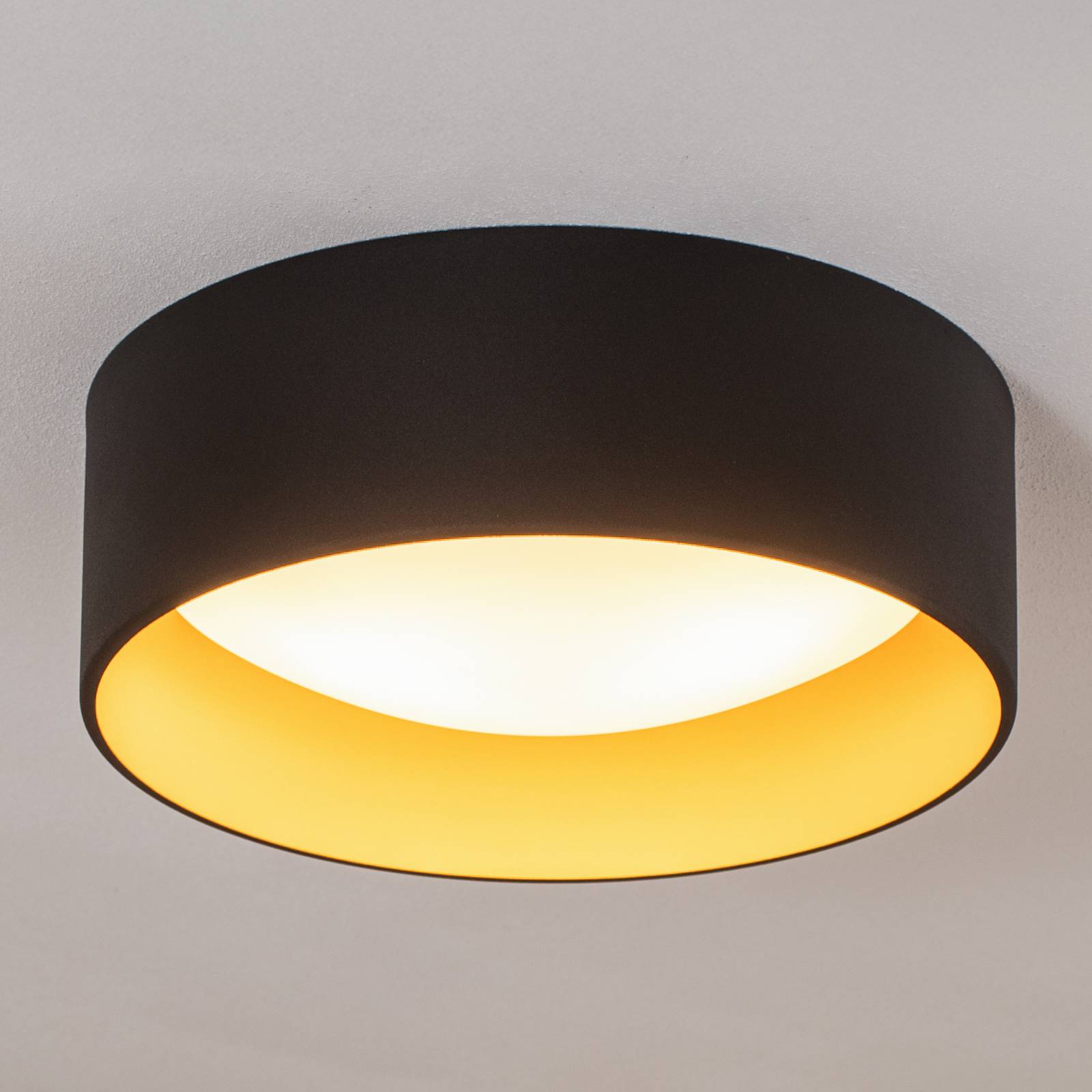Deckenlampe Riu, schwarz/gold, Stahl, Ø 35 cm Deckenlampe Riu, schwarz/gold, Stahl, Ø 35 cm von Argon