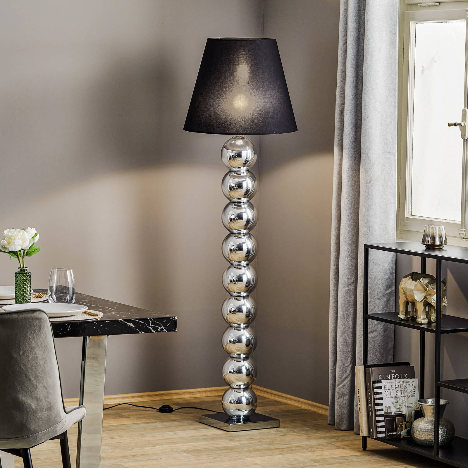 Textil-Stehlampe Fulda, Schirm schwarz, Fuß chrom Textil-Stehlampe Fulda, Schirm schwarz, Fuß chrom von Argon
