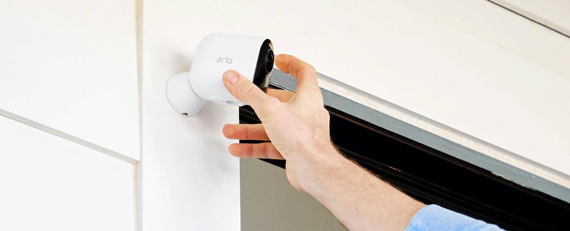 Arlo Ultra 2 Security System - Gateway + Kamera(s) - batteriebetrieben, Wechselstrom betrieben - 4 Kamera(s) (VMS5440-200EUS) von Arlo