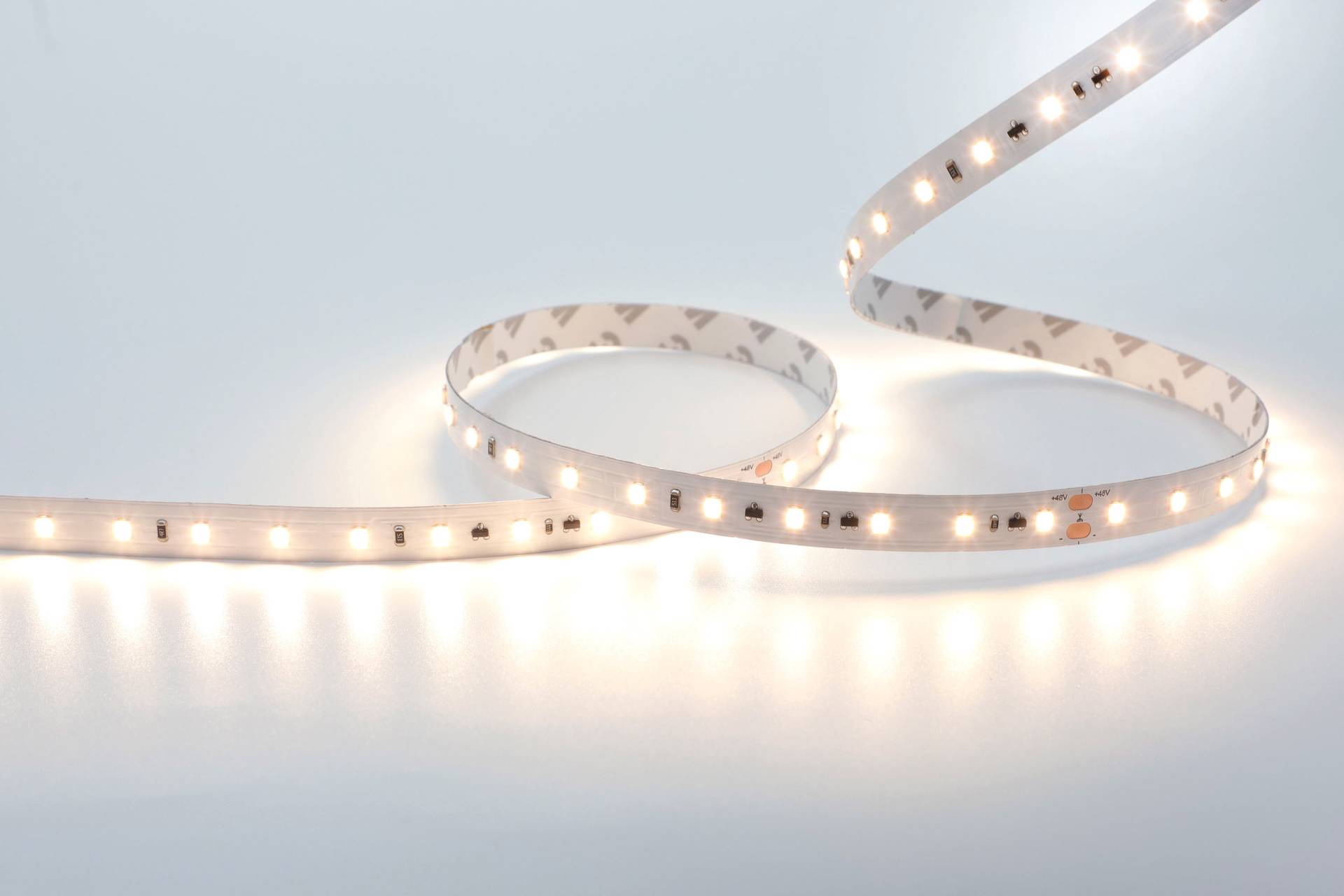 Artecta Cali Ribbon 2835 - 72 - CCT 3000 K - CRI 90 - 455 lm/m - 72 LEDs/m - 4,8 W/m - 48 V Artecta Cali Ribbon 2835 - 72 - CCT 3000 K - CRI 90 - 455 lm/m - 72 LEDs/m - 4,8 W/m - 48 V von Artecta