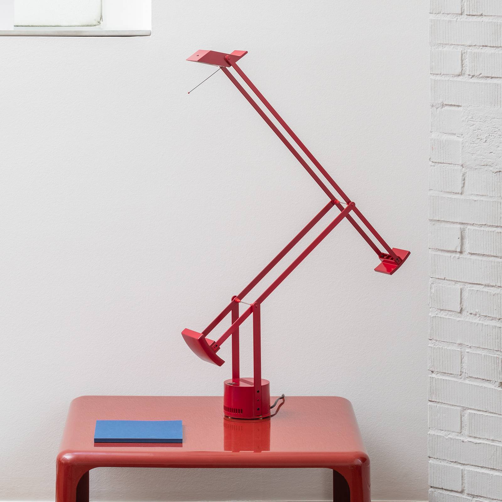 Artemide Tizio LED-Designer-Tischleuchte, rot von Artemide