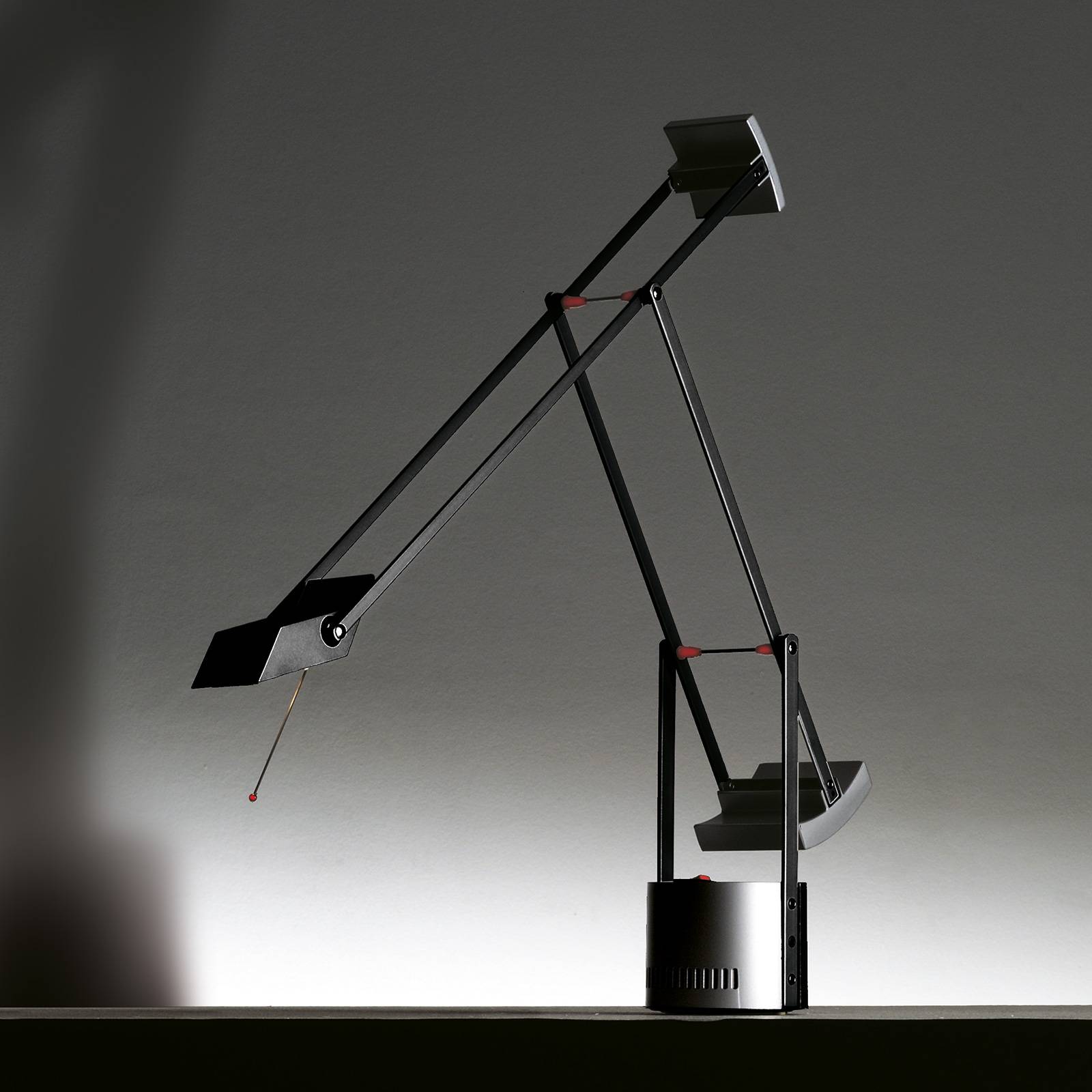 Artemide Tizio Micro Schreibtischlampe Artemide Tizio Micro Schreibtischlampe von Artemide