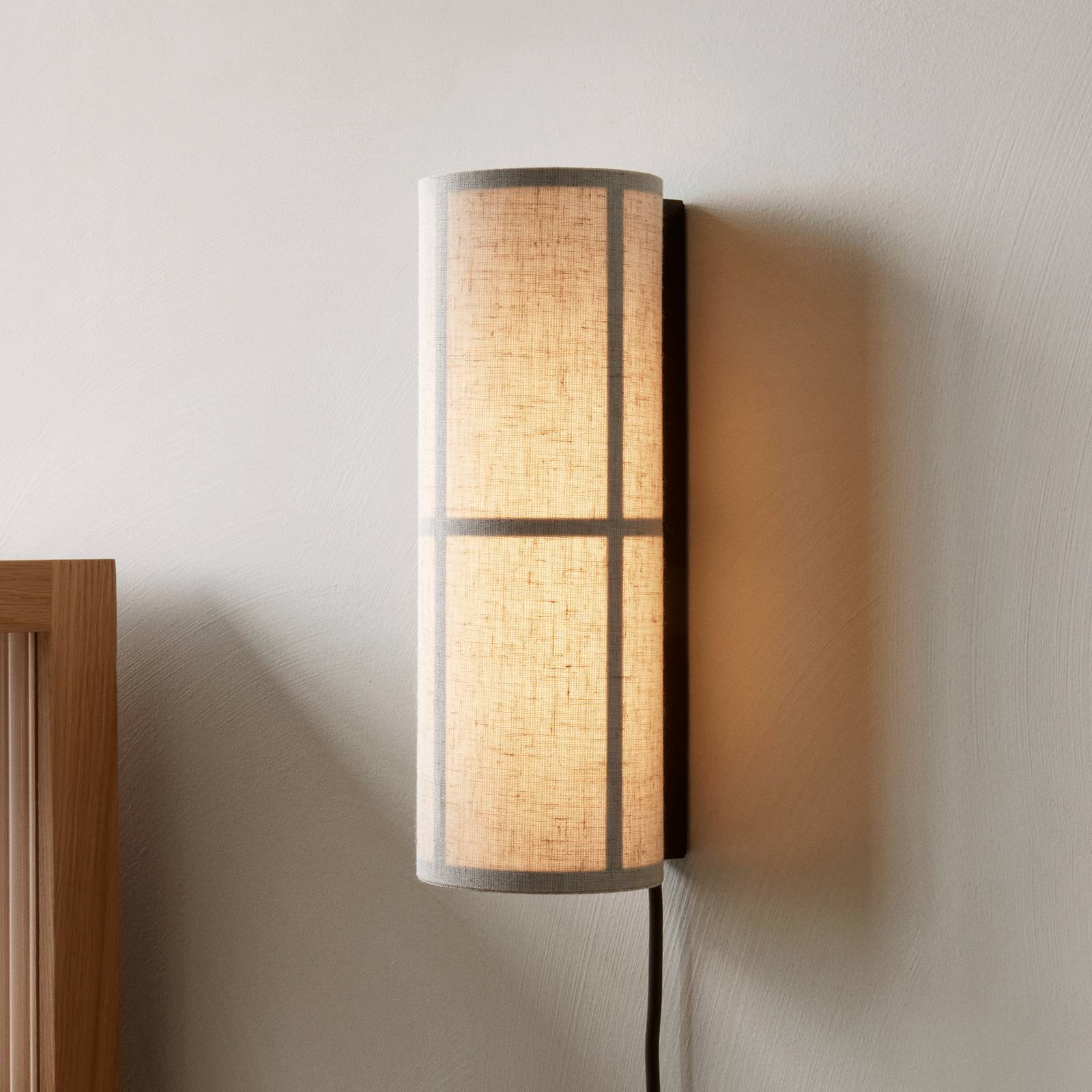 Audo Hashira LED-Wandleuchte mit Stecker, natur Audo Hashira LED-Wandleuchte mit Stecker, natur von Audo Copenhagen
