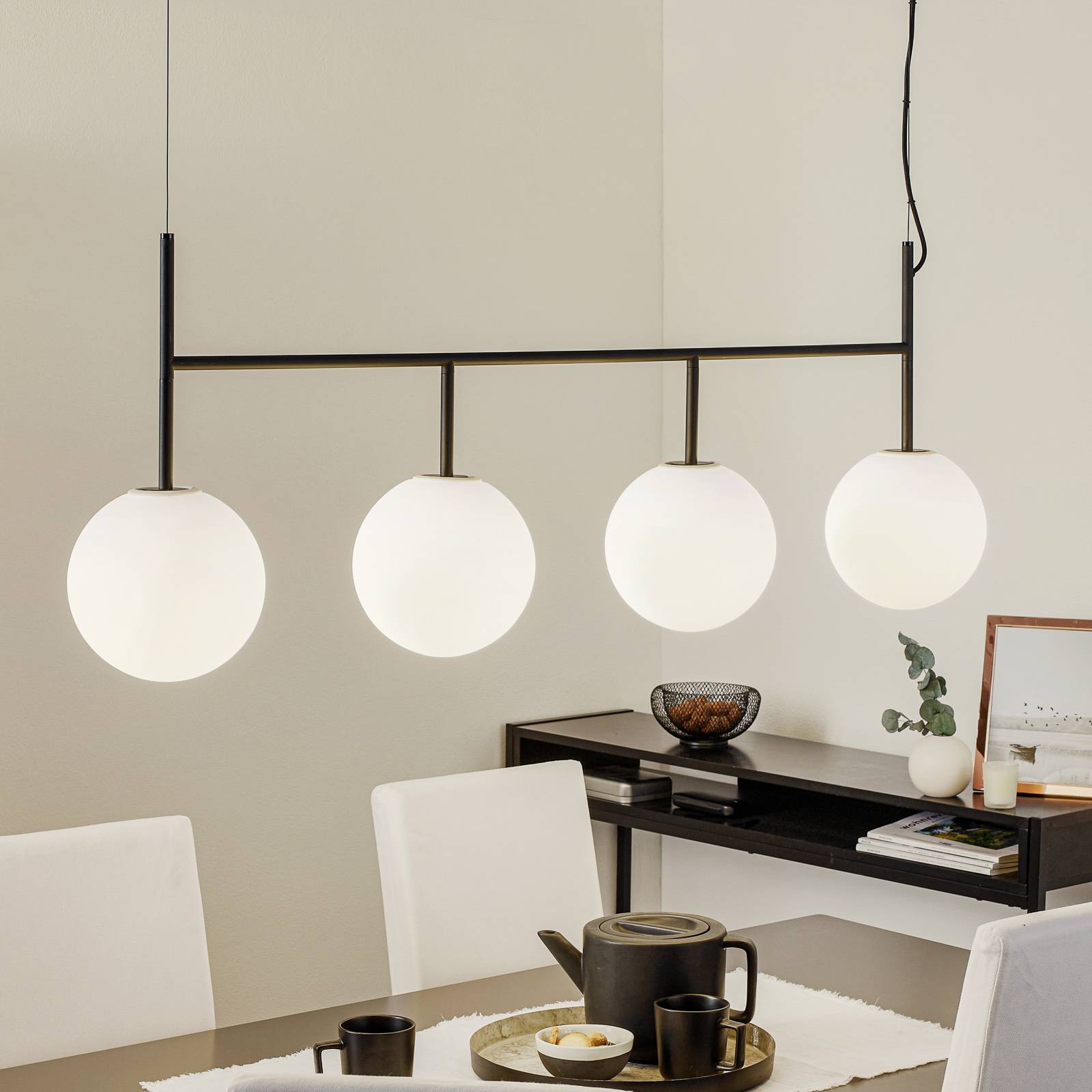 Audo TR Bulb LED-Pendel 4fl schwarz/opal matt Audo TR Bulb LED-Pendel 4fl schwarz/opal matt von Audo Copenhagen