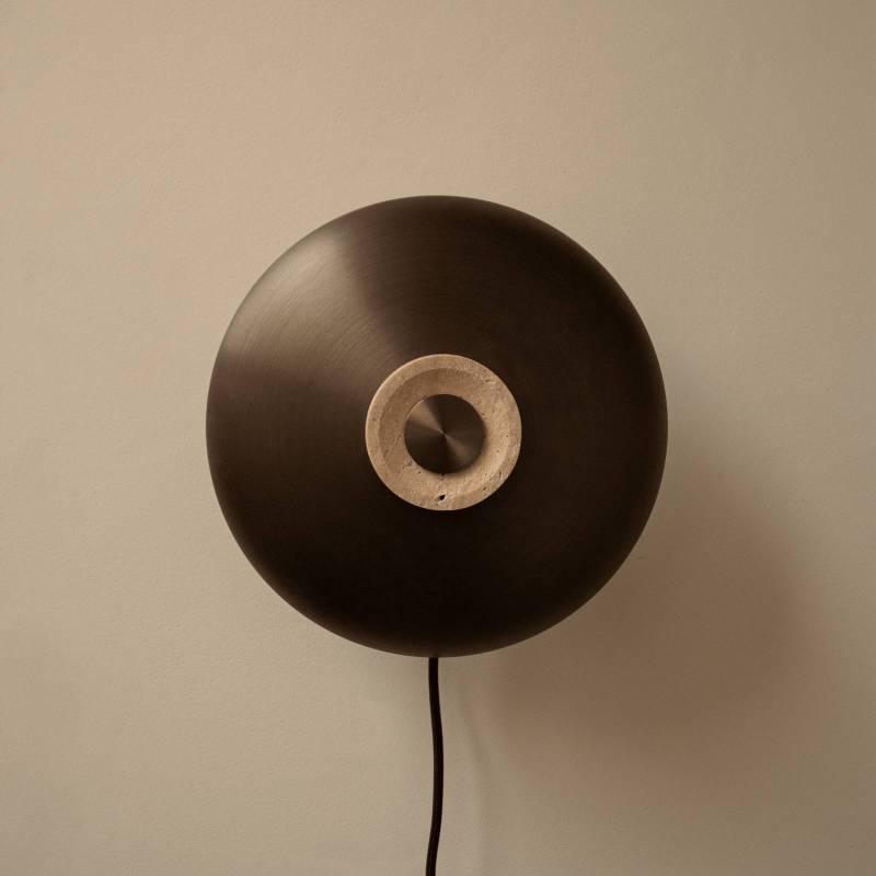 Audo TR Reverse LED-Wandleuchte, Stecker, sand/bronze, Stein von Audo Copenhagen