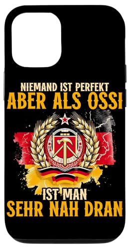 Niemand Ist Perfekt Aber Als Ossi Ist Man Sehr Nah Dran Hülle für iPhone 12/12 Pro von Authentisches Ostdeutschland Design Für Deutsche