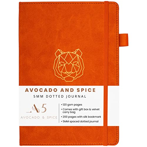 Avocado & Spice Bullet Journal Dotted A5 – Notizbuch gepunktet als Tagesplaner usw. – Notizbuch A5 Dotted mit Geschenkbox, Lesezeichen, Elastischem Band & Stifthalter, 200 Seiten (Orange, Dotted) von Avocado & Spice