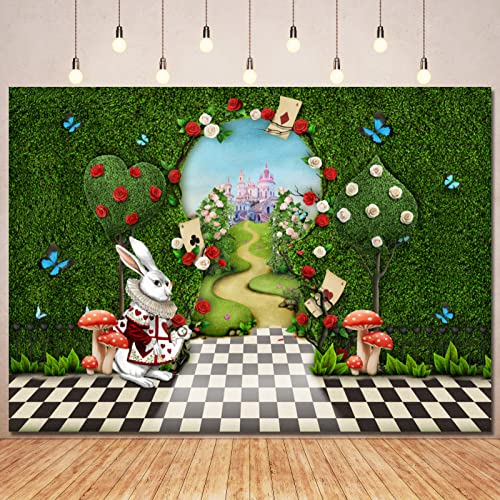 Wonderland Fotohintergrund für Geburtstagsfotografie, Wonderland Tea Party Hintergrünes Feenschloss Grüner Graszaun Wunderland Hintergrund für Grill-Geburtstagsdekorationen Banner Neugeborenes Porträt von Ayayiya
