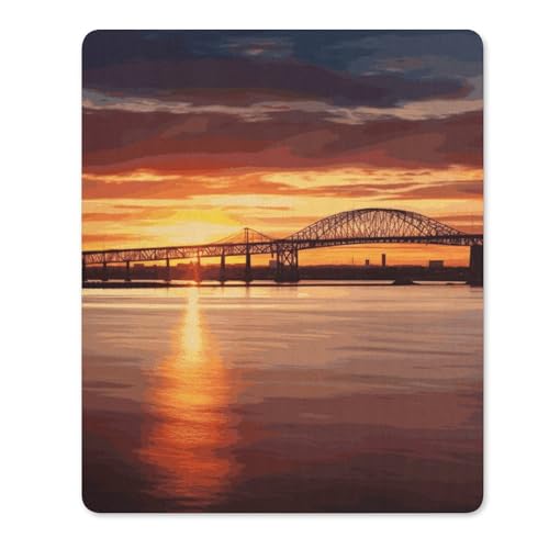 Quadratisches Mauspad mit rutschfester Gummiunterseite, geeignet für Newark Bay Bridge und Sonnenuntergang, bequemes Mauspad für E-Sports, Gaming, Büros Quadratisches Mauspad mit rutschfester Gummiunterseite, geeignet für Newark Bay Bridge und Sonnenuntergang, bequemes Mauspad für E-Sports, Gaming, Büros von BWQMNT
