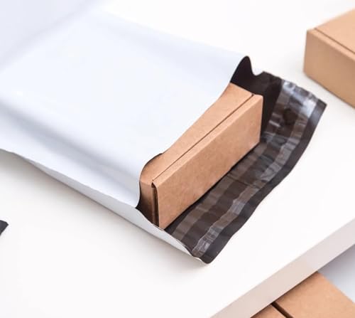 300 Stück Folienversandtaschen selbstklebend | 170 x 250 mm Versandbeutel mit Selbstklebeverschluss | 17 x 25 cm Versandtüten blickdicht aus Plastik für Kleidung und Textilien von Bayli