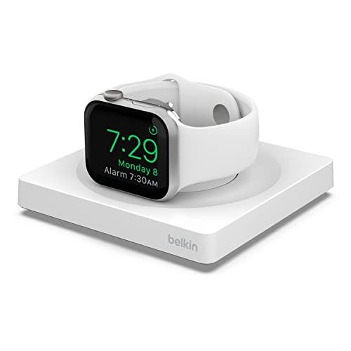 Belkin Apple Watch Ladegerät, MFi-zertifiziertes drahtloses Ladepad mit Weckermodus, minimalistisches Design, inklusive USB-C-Kabel für die Apple Watch Series 8, Series 7, Series 6, Ultra und mehr von Belkin