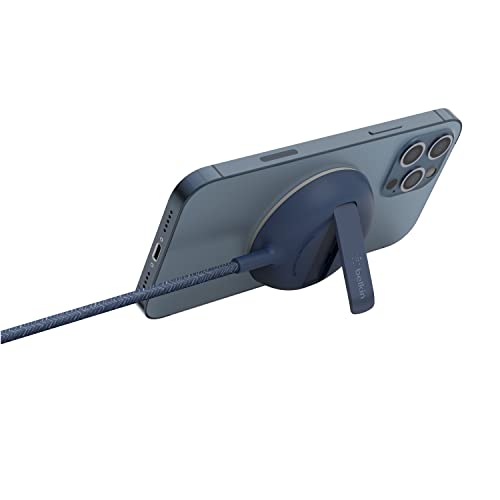 Belkin tragbares drahtloses Ladepad mit MagSafe (schnelles Laden mit bis zu 15 W, mit iPhone 14/14 Plus, 14 Pro, 14 Pro Max, oder 13 Serie kompatibler Ständer, Netzteil nicht enthalten) – Blau von Belkin
