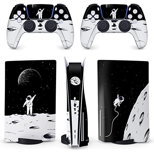 BelugaDesign Space Astronaut Skin | Galaxy Moon Raumschiff Anime Cartoon | Niedliche Vinyl Cover Wrap Aufkleber Set Konsole Controller | Kompatibel mit Sony Playstation 5 (PS5 Disc, Schwarz Weiß) von BelugaDesign