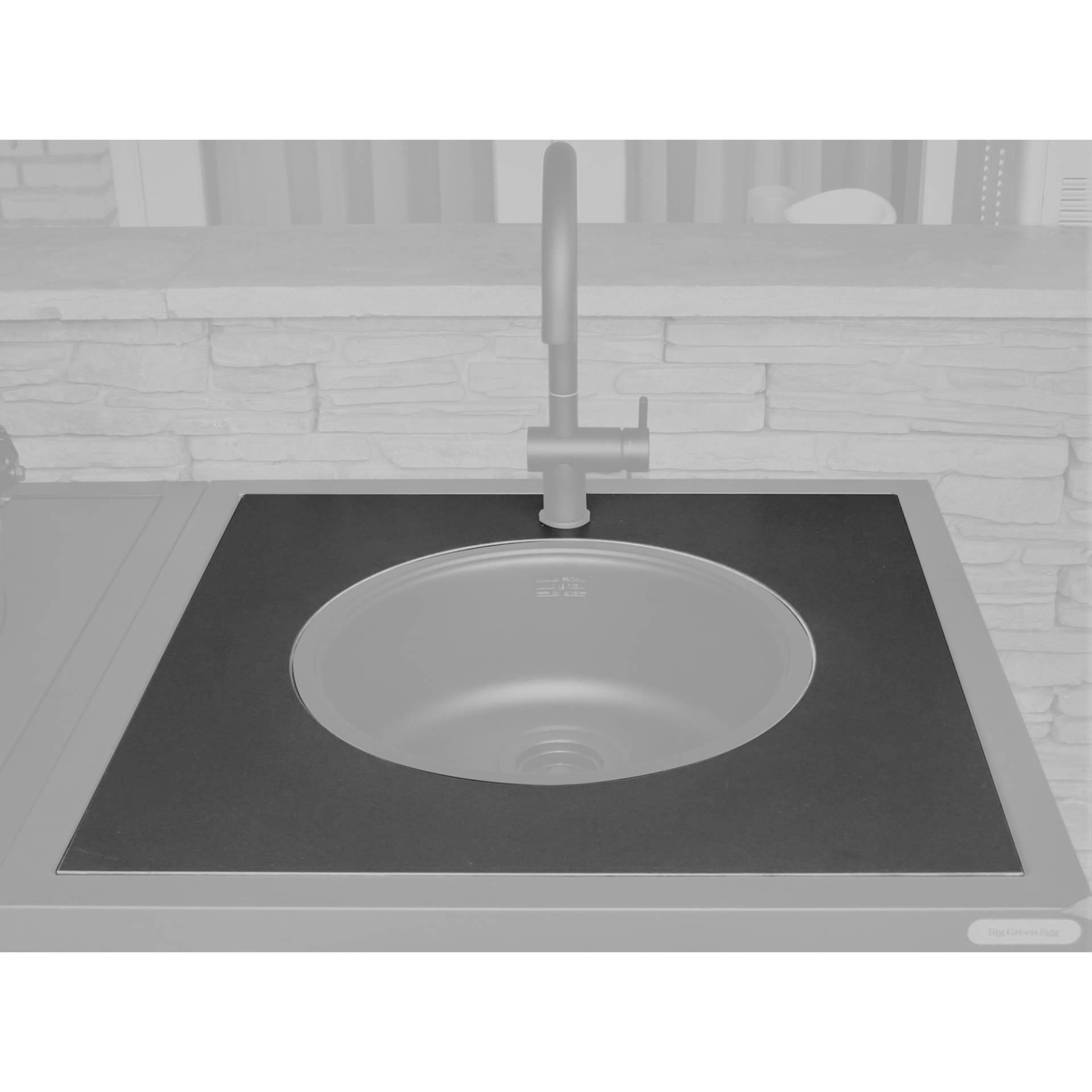 Dekton-Arbeitsplatte mit Ausschnitt, Fachboden Dekton-Arbeitsplatte mit Ausschnitt, Fachboden von Big Green Egg