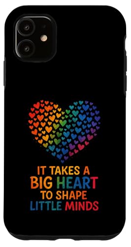 Es braucht ein großes Herz, um kleine Köpfe zu formen. Hülle für iPhone 11 Es braucht ein großes Herz, um kleine Köpfe zu formen. Hülle für iPhone 11 von Big Heart Teacher Preschool Kindergarten Spelling