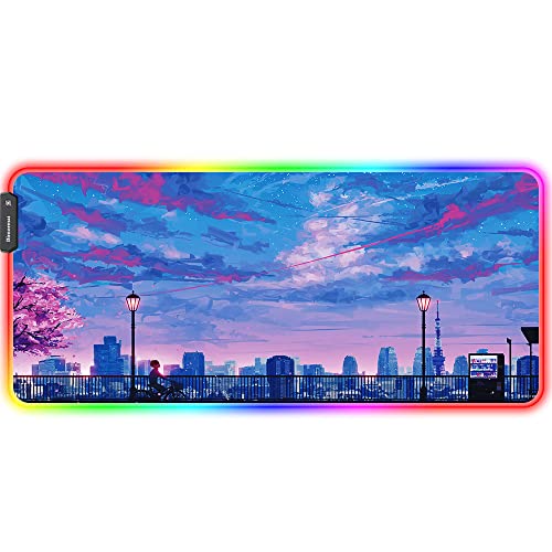 Bimormat Anime RGB Gaming Mauspad,900x400x3mm Groß Mousepad XXL,LED Schreibtischunterlage mit Rutschfester Gummibasis und Haltbaren Genähten Kanten für Personalisierter Gamer (90x40 ledbikeboy) von Bimormat