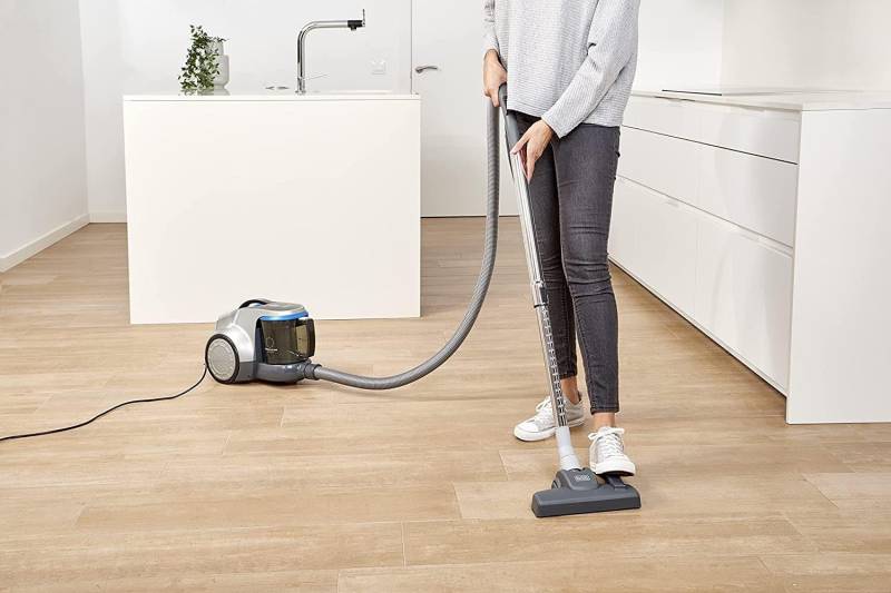 Black & Decker BXVML700E Staubsauger 2 l Zylinder-Vakuum Trocken 700 W Beutellos (BXVML700E) von Black & Decker