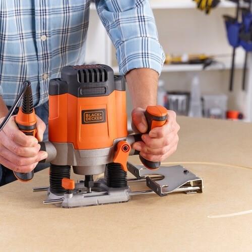 Oberfräse 1200W + Zubehör (KW1200EKA-QS) von Black & Decker