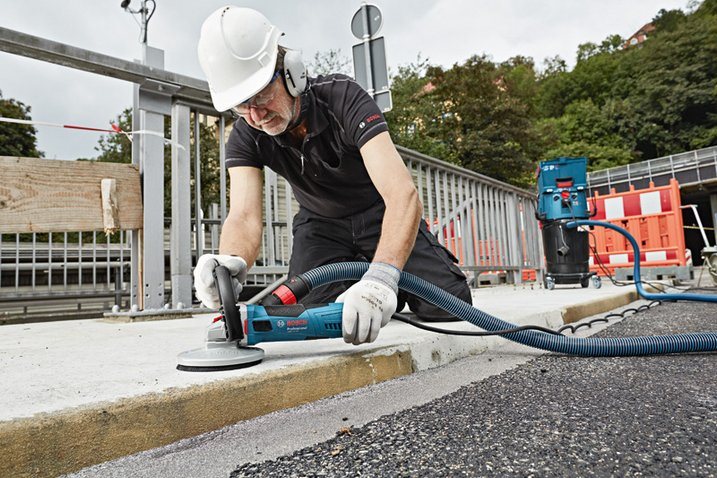 Bosch GBR 15 CA Professional - Winkelschleifer - 1500 W - 125 mm Bosch GBR 15 CA Professional - Winkelschleifer - 1500 W - 125 mm von Bosch