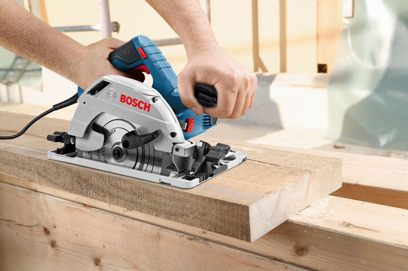 Bosch GKS 55+ GCE Professional - Kreissäge - 1350 W - 2 Geschwindigkeiten - 165 mm von Bosch