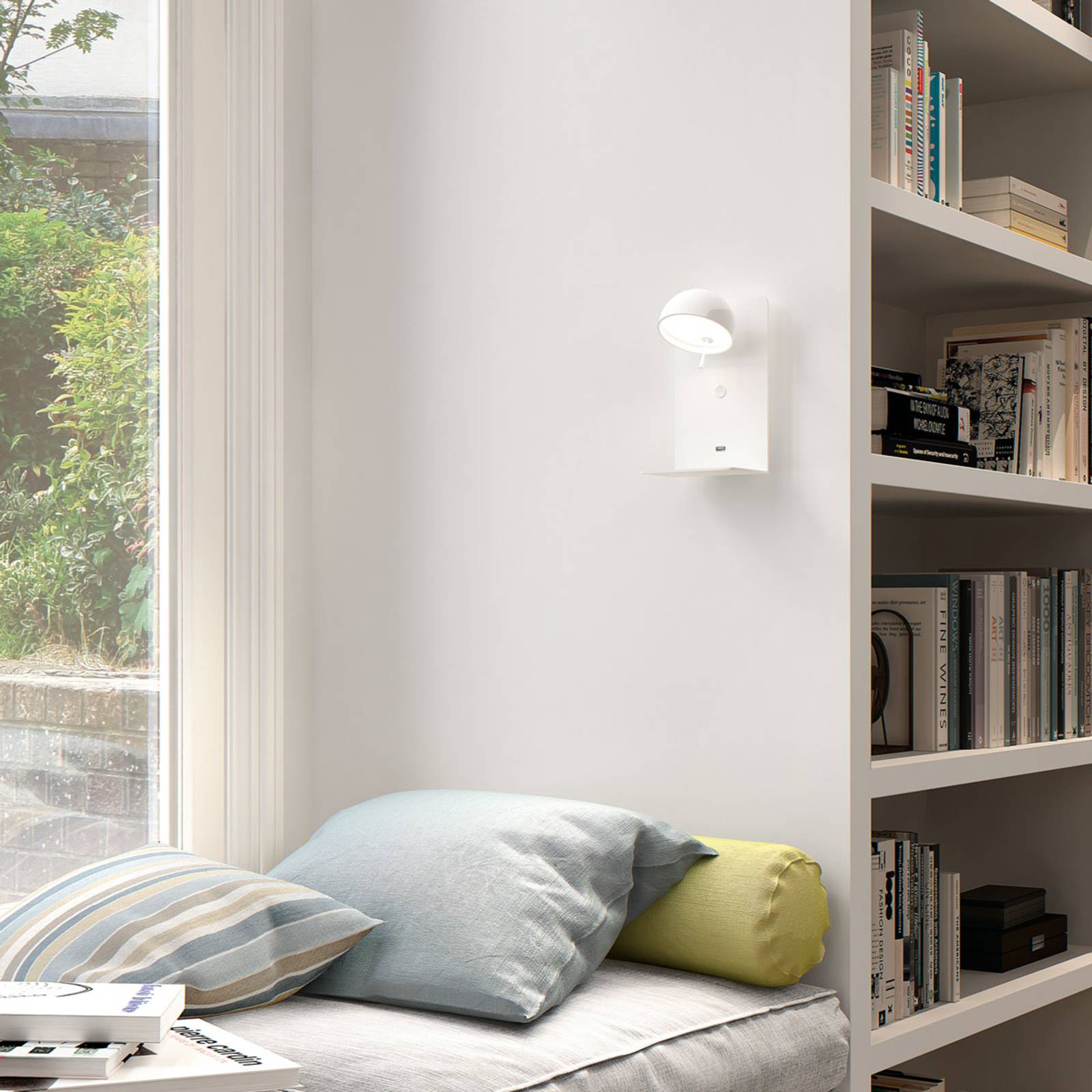 Bover Beddy A/02 LED-Wandlampe weiß mit USB-Port Bover Beddy A/02 LED-Wandlampe weiß mit USB-Port von Bover