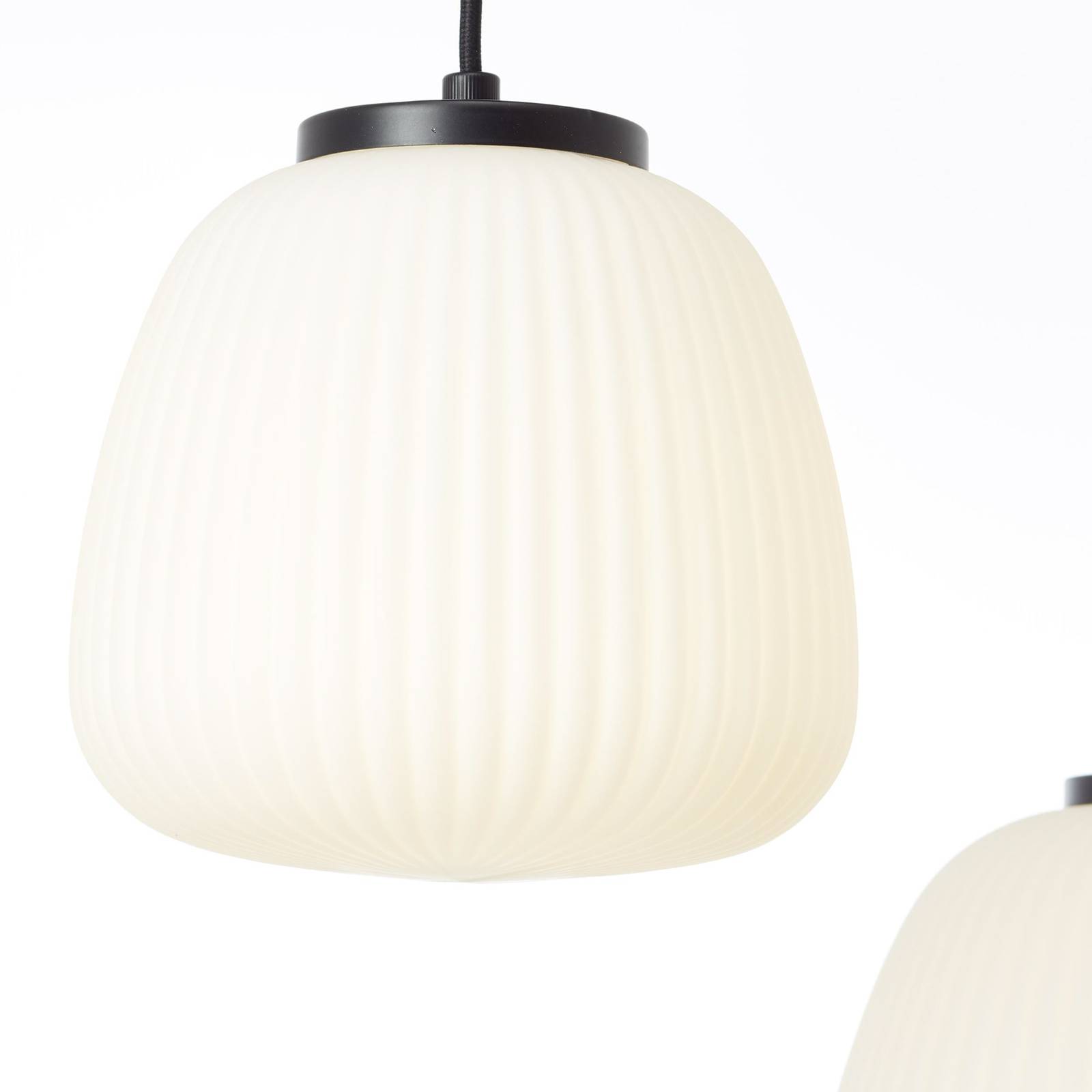 Hängelampe Kaizen, Länge 125 cm, opal, 5-flg., Metall Hängelampe Kaizen, Länge 125 cm, opal, 5-flg., Metall von Brilliant