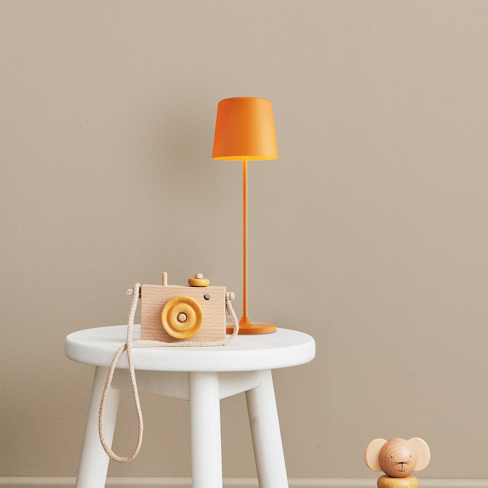 LED-Akku-Tischlampe Kaami, dimmbar orange matt von Brilliant