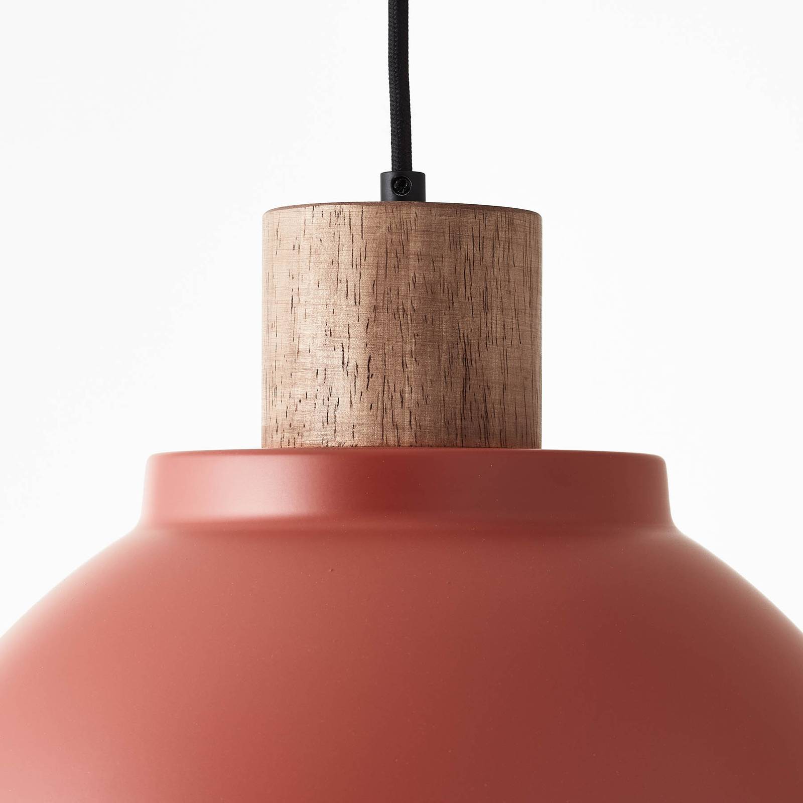 Pendelleuchte Erena mit Holzdetail, rot Pendelleuchte Erena mit Holzdetail, rot von Brilliant