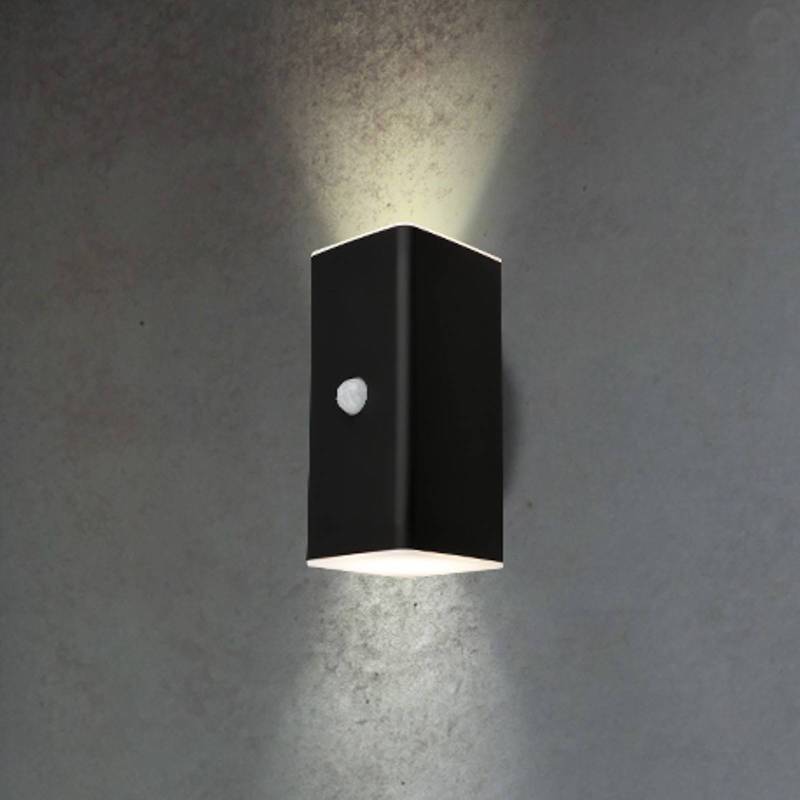 LED-Akku-Außenwandleuchte 3788015, schwarz, Sensor, up/down von Briloner