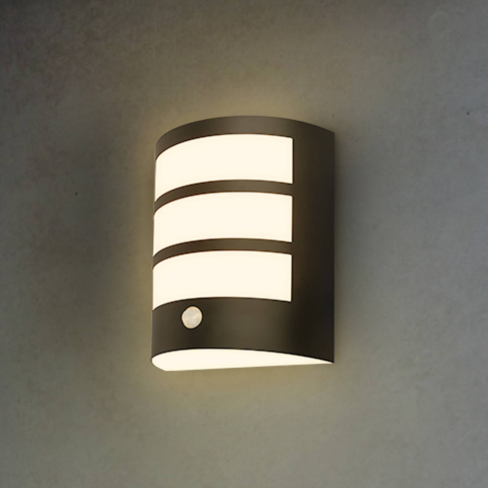 LED-Akku-Außenwandleuchte 3795015, schwarz, Sensor, IP44 LED-Akku-Außenwandleuchte 3795015, schwarz, Sensor, IP44 von Briloner