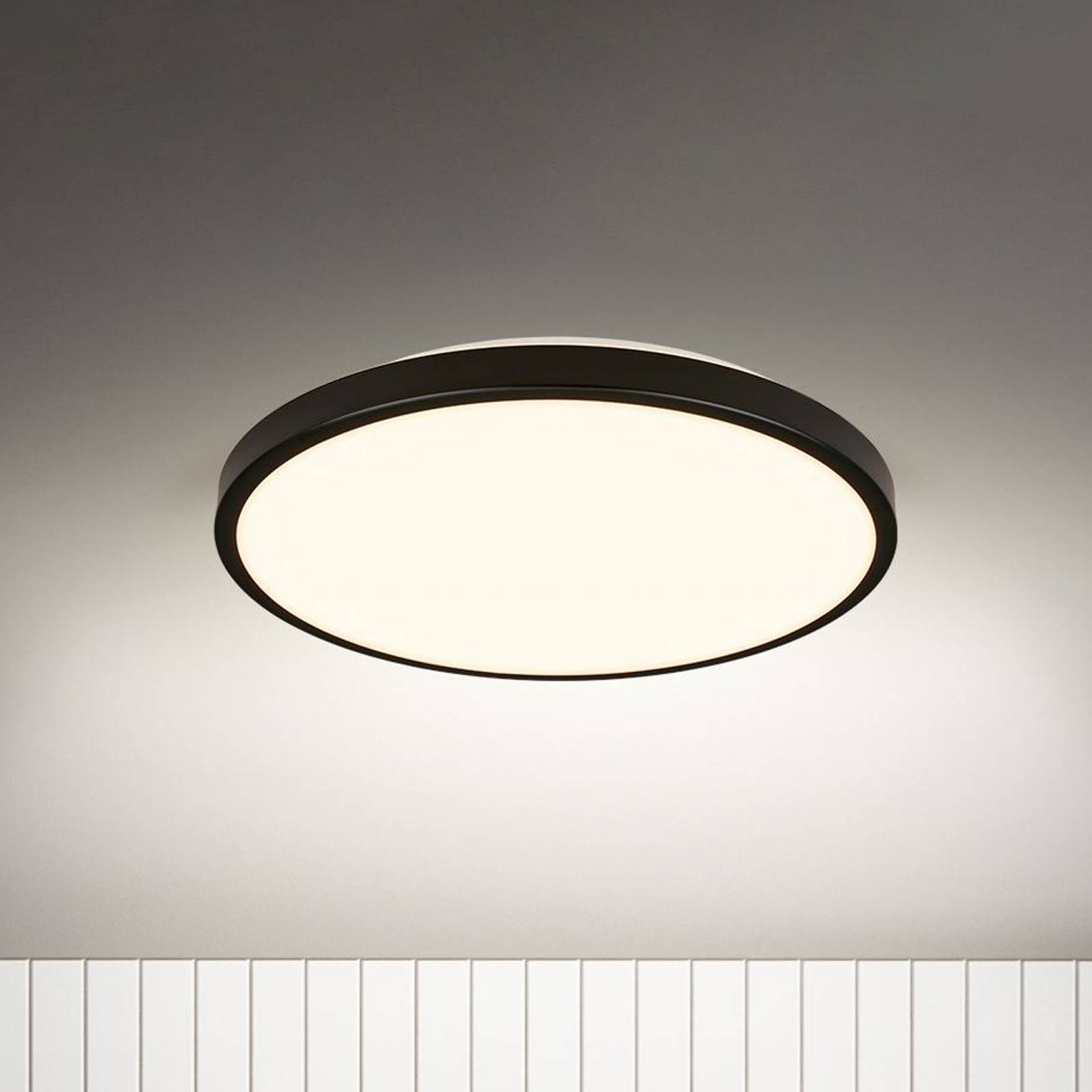 LED-Deckenlampe Chet, weiß, Kunststoff, 29 cm, Sensor, IP54 LED-Deckenlampe Chet, weiß, Kunststoff, 29 cm, Sensor, IP54 von Briloner